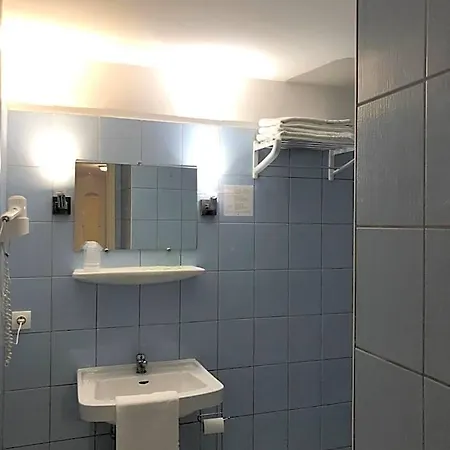 Emilie Hotel 2*