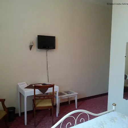 Emilie Hotel 2*
